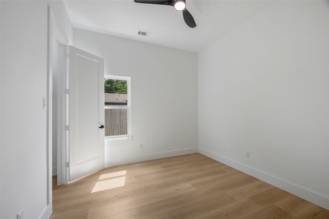 2555 Hooper Street, Dallas, TX 75215