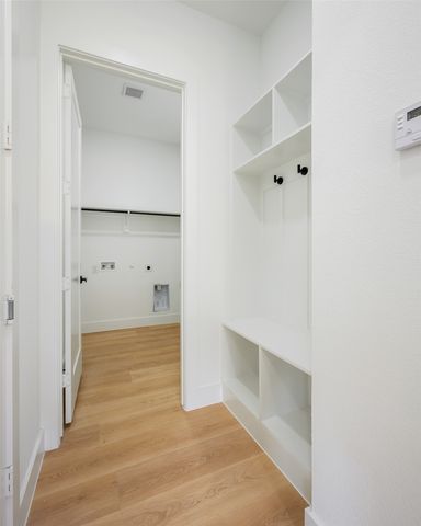2555 Hooper Street, Dallas, TX 75215