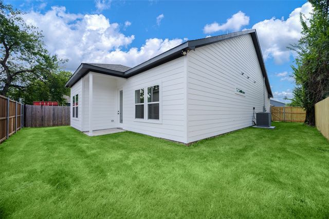2555 Hooper Street, Dallas, TX 75215