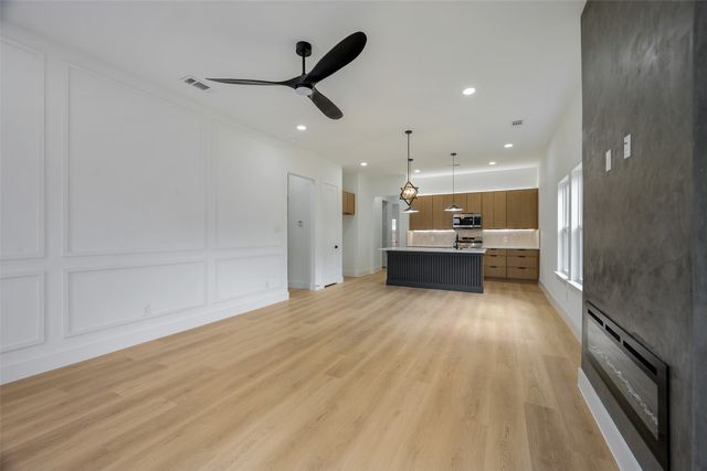 2555 Hooper Street, Dallas, TX 75215