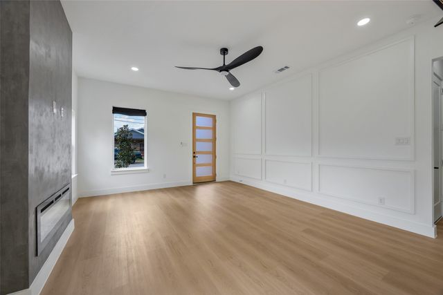 2555 Hooper Street, Dallas, TX 75215