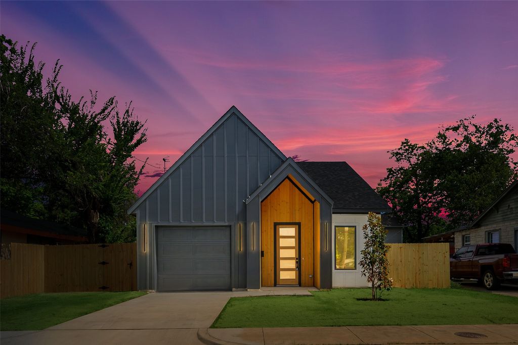 2555 Hooper Street, Dallas, TX 75215