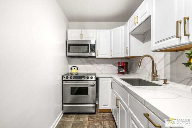 550 N Villa Court 116, Palm Springs, CA 92262