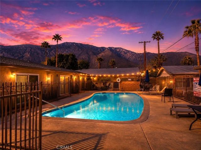 685 E Vista Chino A, Palm Springs, CA 92262