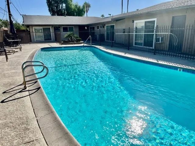 685 E Vista Chino A, Palm Springs, CA 92262