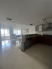 170 SE 14th Street 2007, Miami, FL 33131