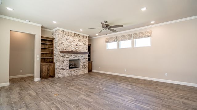 2407 Vineyard Drive, Granbury, TX 76048
