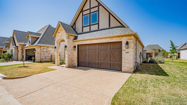 2407 Vineyard Drive, Granbury, TX 76048