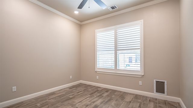 2407 Vineyard Drive, Granbury, TX 76048