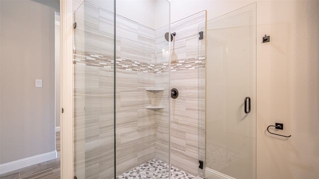2407 Vineyard Drive, Granbury, TX 76048