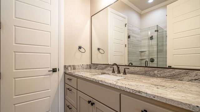 2407 Vineyard Drive, Granbury, TX 76048