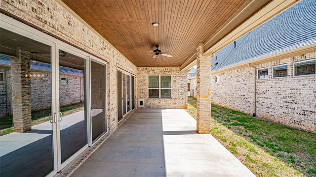 2407 Vineyard Drive, Granbury, TX 76048