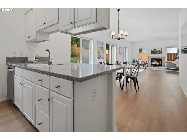 6009 Sw 33RD Pl, Portland, OR 97239