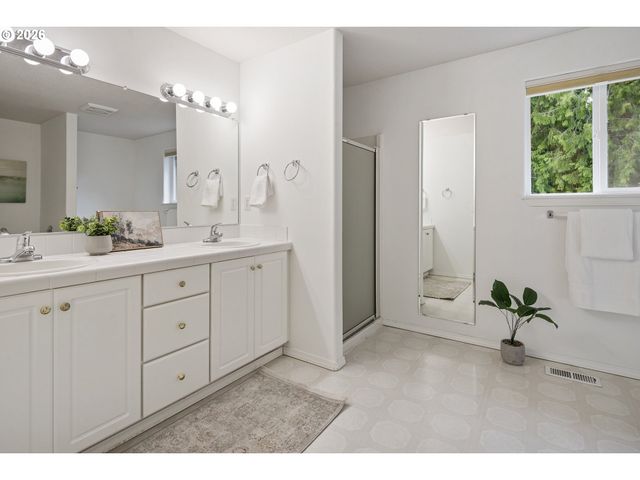 6009 Sw 33RD Pl, Portland, OR 97239