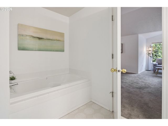 6009 Sw 33RD Pl, Portland, OR 97239