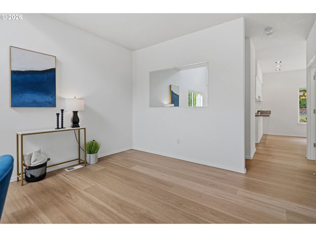 6009 Sw 33RD Pl, Portland, OR 97239