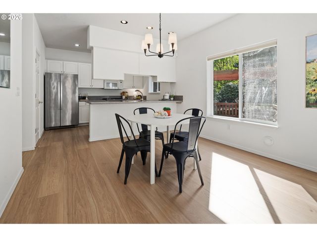 6009 Sw 33RD Pl, Portland, OR 97239