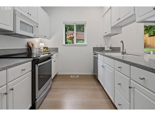 6009 Sw 33RD Pl, Portland, OR 97239