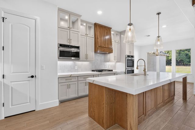 129 Heritage Springs Drive, Weatherford, TX 76087