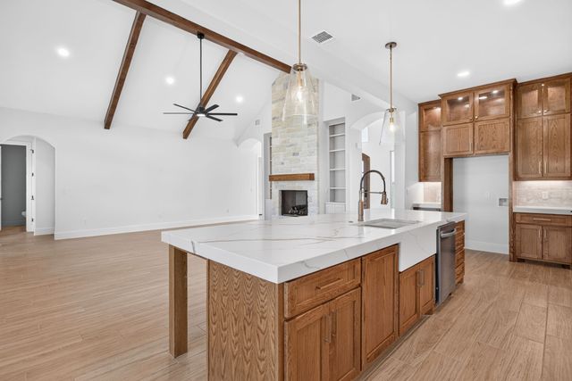 129 Heritage Springs Drive, Weatherford, TX 76087