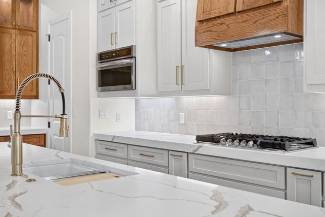 129 Heritage Springs Drive, Weatherford, TX 76087
