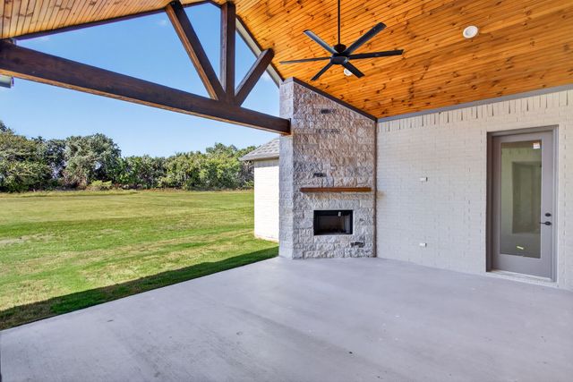 129 Heritage Springs Drive, Weatherford, TX 76087