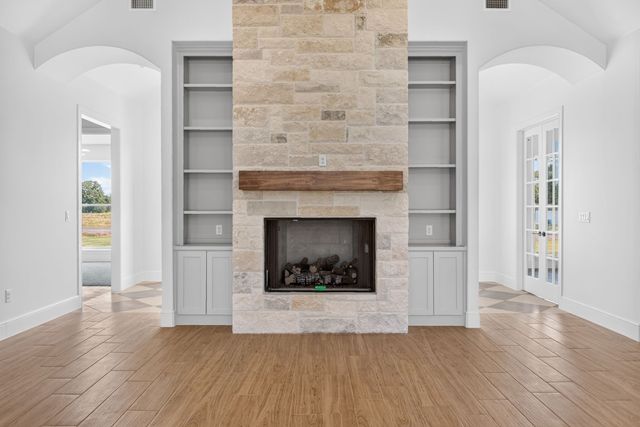 129 Heritage Springs Drive, Weatherford, TX 76087