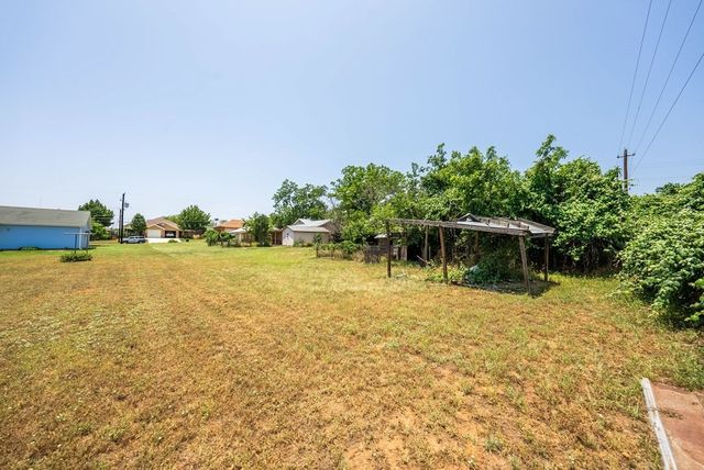 201 E Highway St, Fredericksburg, TX 78624