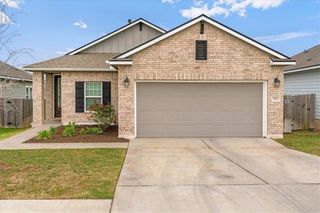124 Winding Hollow LN, Georgetown, TX 78628