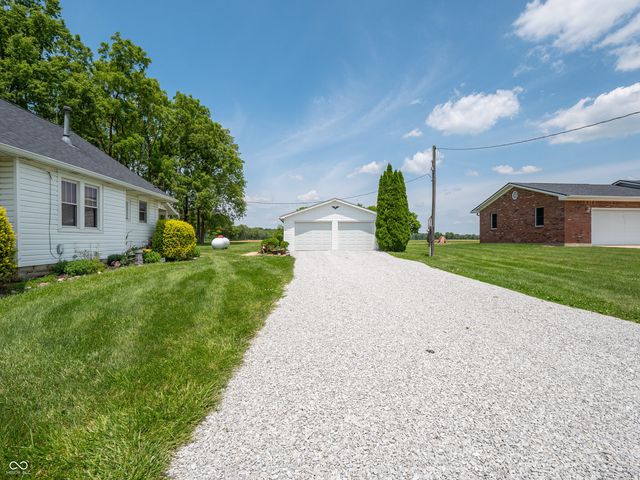 1556 E 400 S, Greenfield, IN 46140