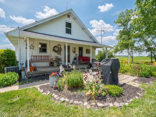 1556 E 400 S, Greenfield, IN 46140