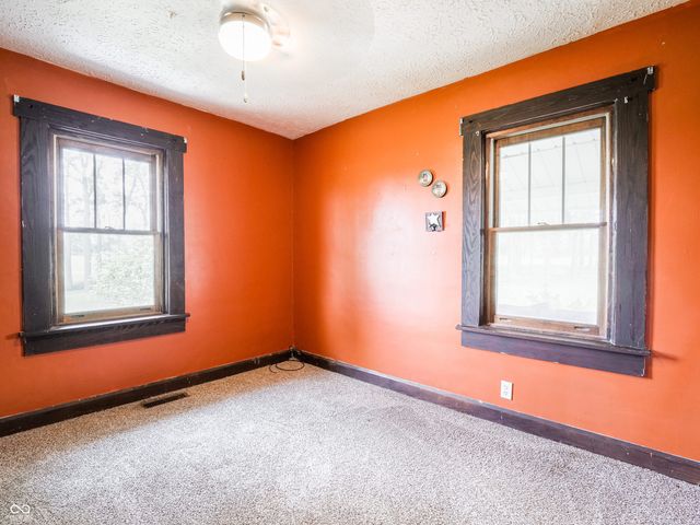 1556 E 400 S, Greenfield, IN 46140