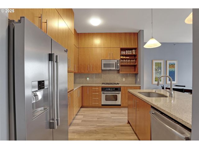 922 Nw 11TH Ave 602, Portland, OR 97209