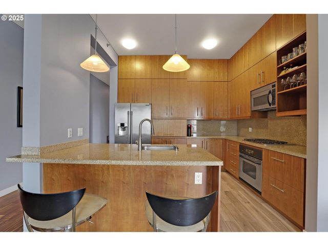 922 Nw 11TH Ave 602, Portland, OR 97209