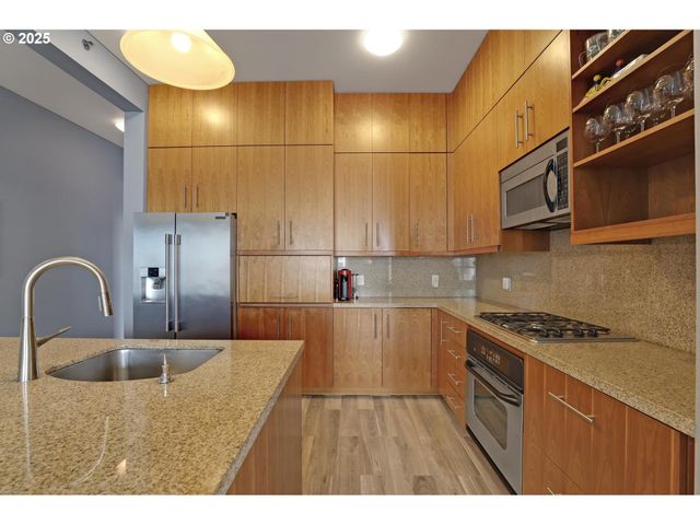 922 Nw 11TH Ave 602, Portland, OR 97209