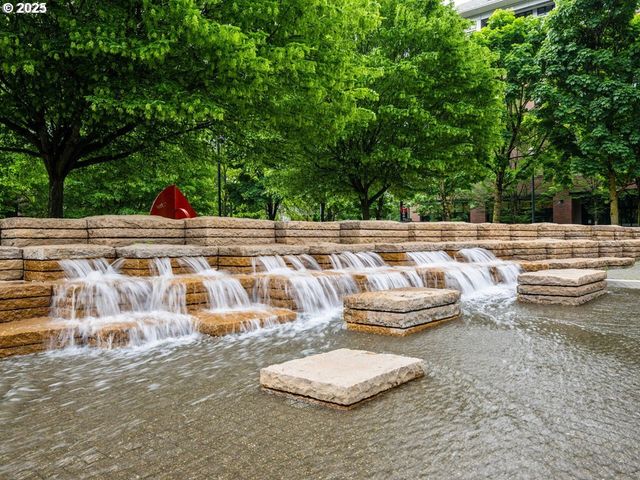 922 Nw 11TH Ave 602, Portland, OR 97209