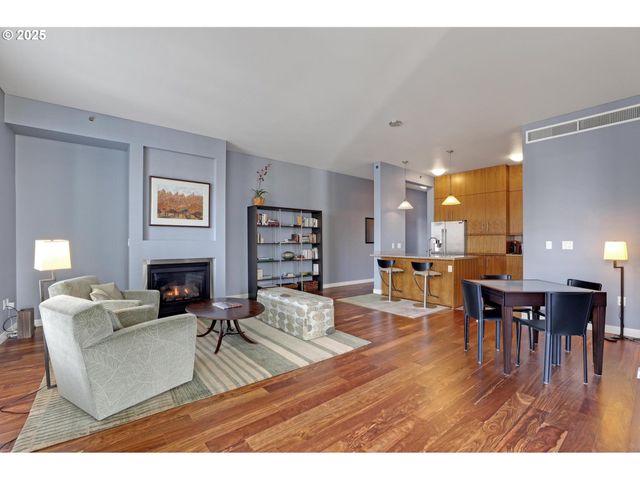 922 Nw 11TH Ave 602, Portland, OR 97209