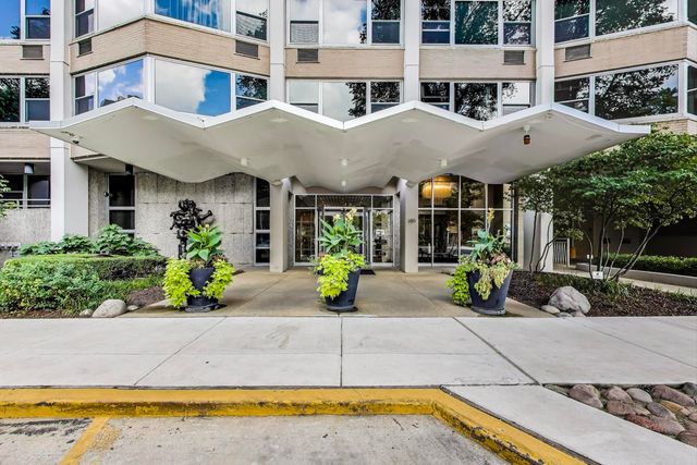 555 W Cornelia Avenue 1011, Chicago, IL 60657