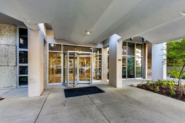 555 W Cornelia Avenue 1011, Chicago, IL 60657