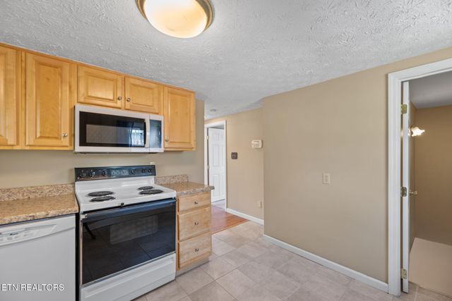 1609 Paris Rd, Knoxville, TN 37912