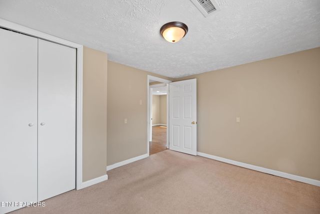 1609 Paris Rd, Knoxville, TN 37912