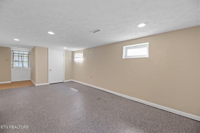 1609 Paris Rd, Knoxville, TN 37912