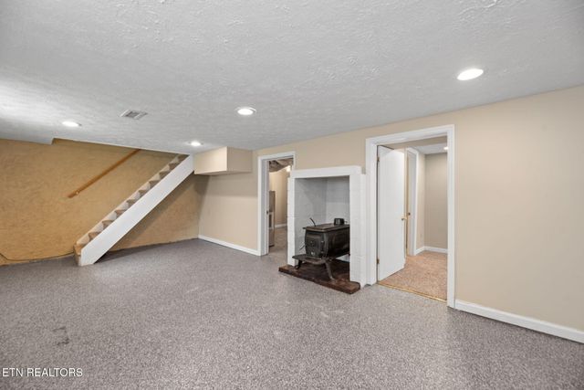 1609 Paris Rd, Knoxville, TN 37912