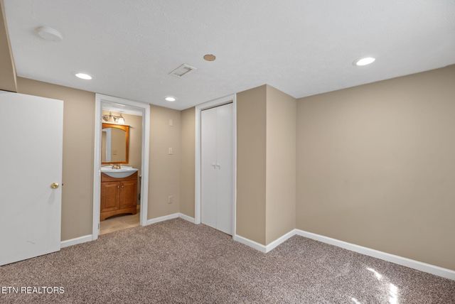 1609 Paris Rd, Knoxville, TN 37912