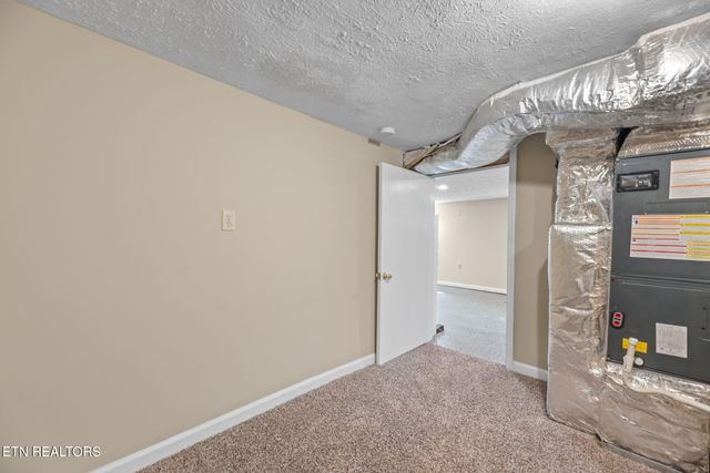 1609 Paris Rd, Knoxville, TN 37912