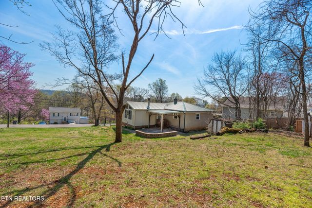 1609 Paris Rd, Knoxville, TN 37912