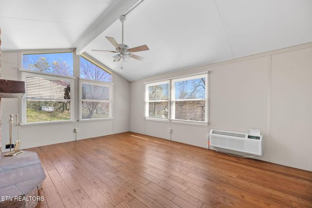 1609 Paris Rd, Knoxville, TN 37912