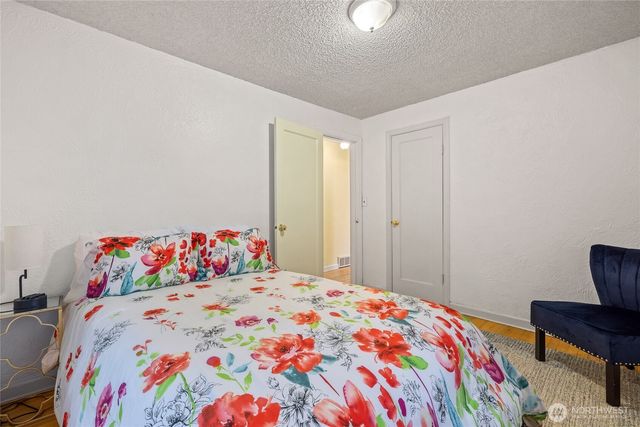 10850 26th Avenue S, Seattle, WA 98168