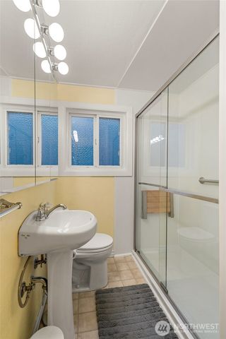 10850 26th Avenue S, Seattle, WA 98168