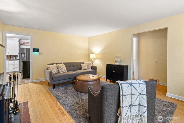 10850 26th Avenue S, Seattle, WA 98168